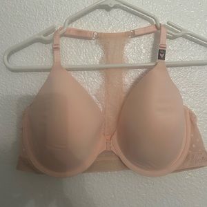 Lightly lined Victoria secrets bra, 38c in light pink